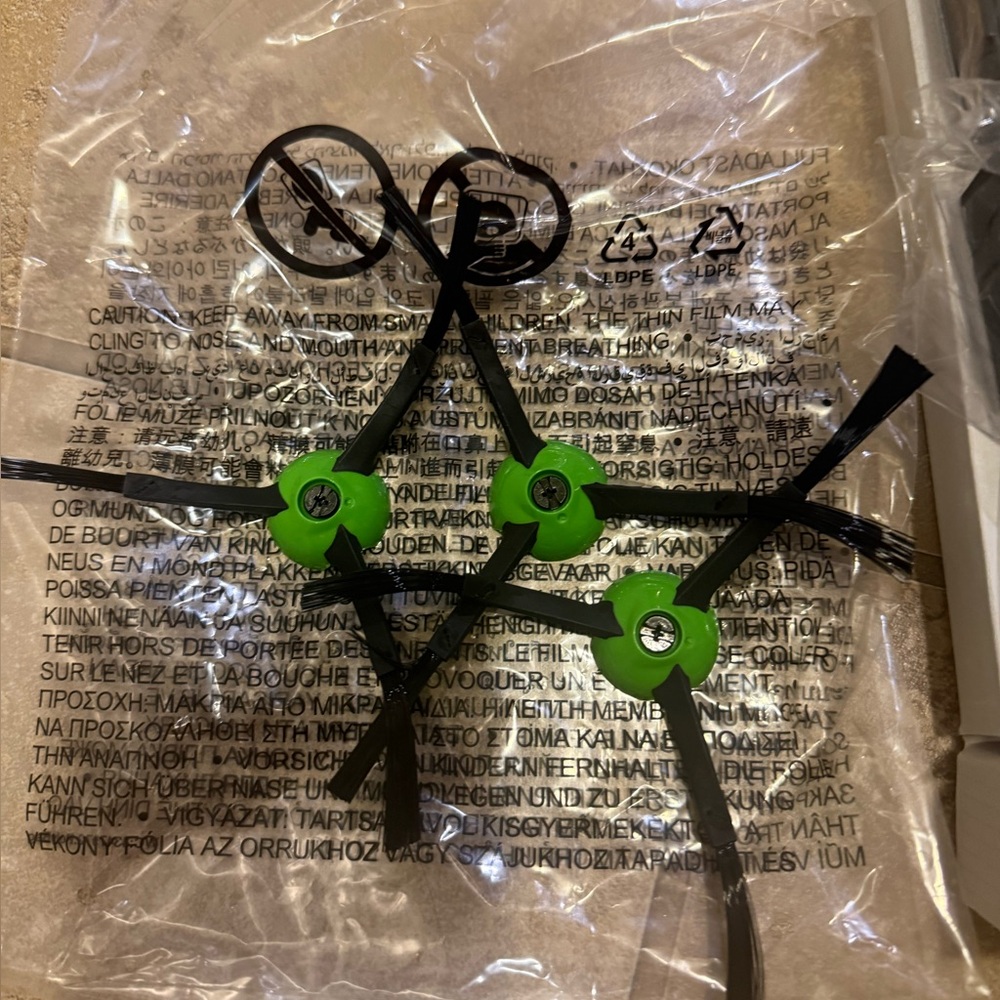 Roomba 12 Filters, 3 Sweeping Brushes & 1 set rubber Brushes for e, i & j Series - Picture 6 of 10